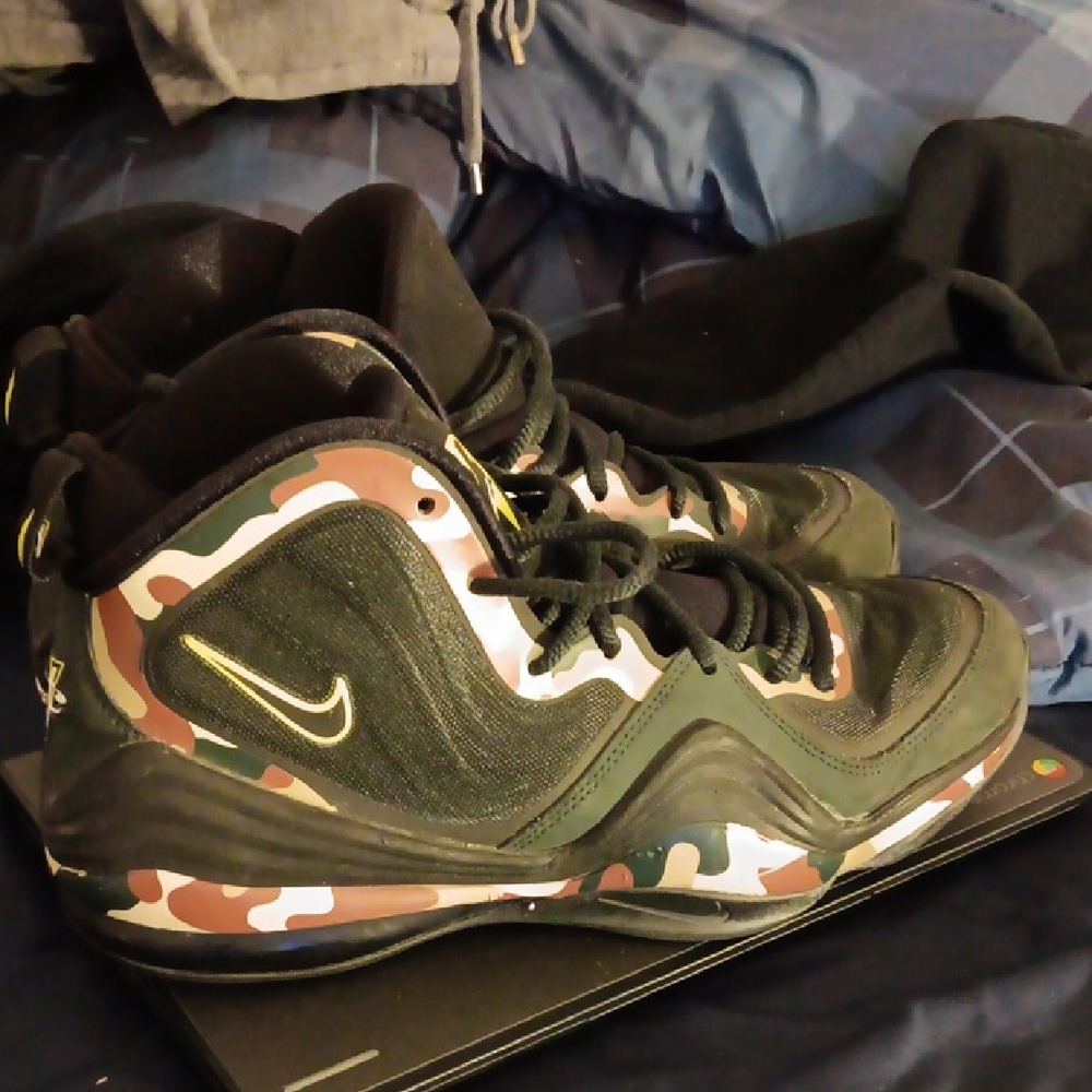 Nike PENNY V 5 Camouflage High-Top Sneakers with Black and Gold Accents